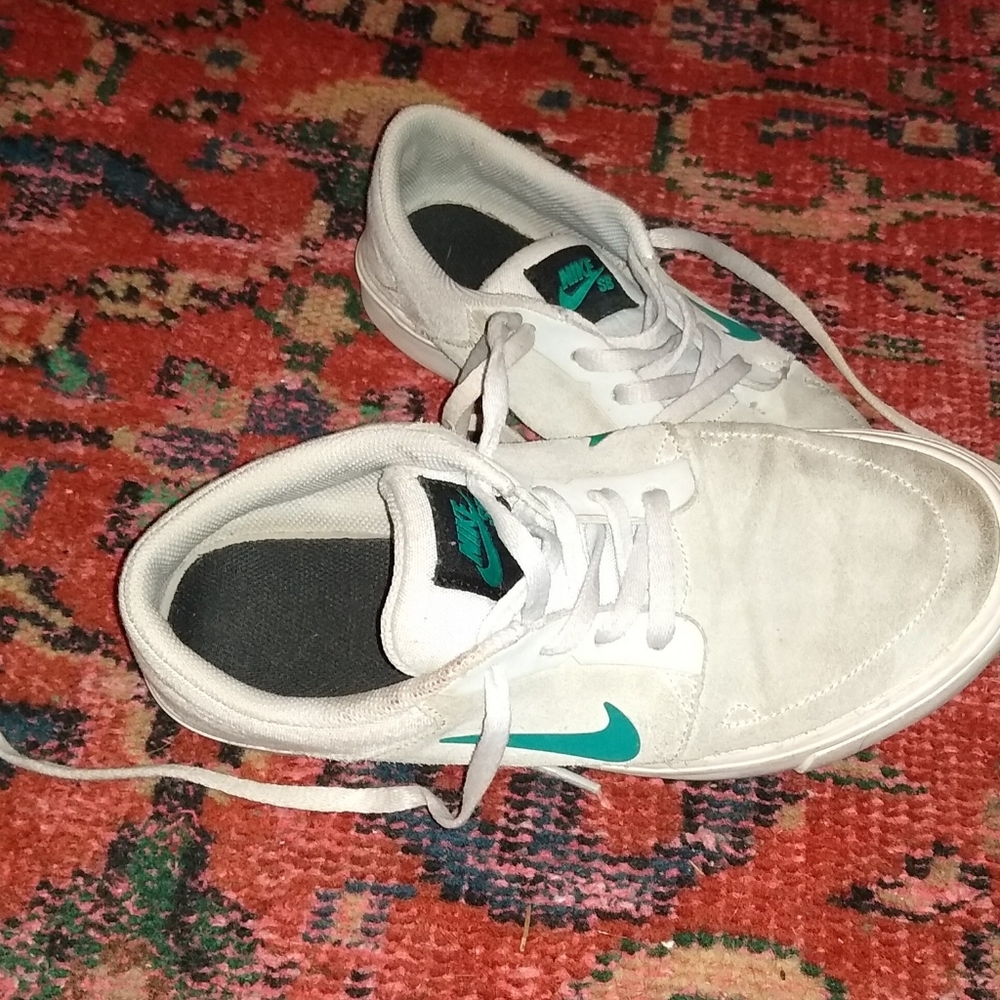 Kids 5 Youth Nike White Teal Sneaker Shoes